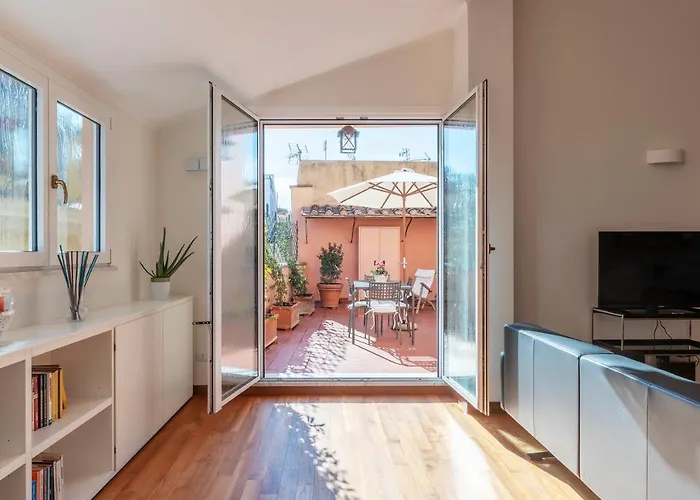 Guesthost - Trastevere Luxury With Terrace Apartament *